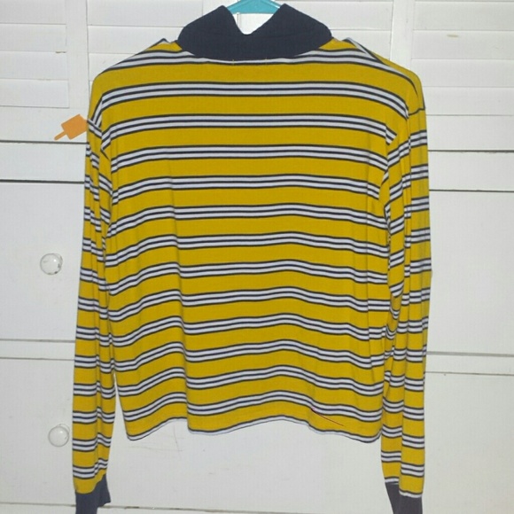 long selves, crop top - Picture 2 of 3